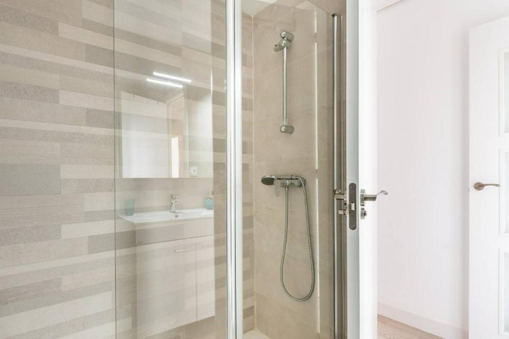 Amplio Con 4 Y 2 Banos - Great With 4 - 2 Baths * Séville