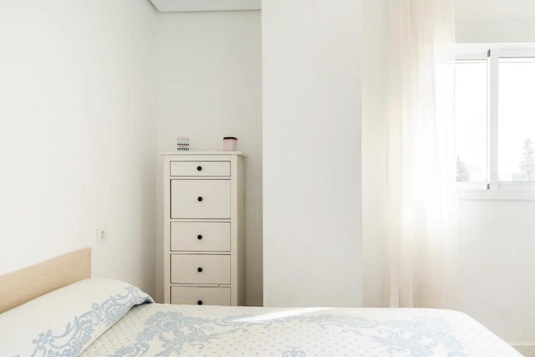 Amplio Con 4 Y 2 Banos - Great With 4 - 2 Baths Appartement